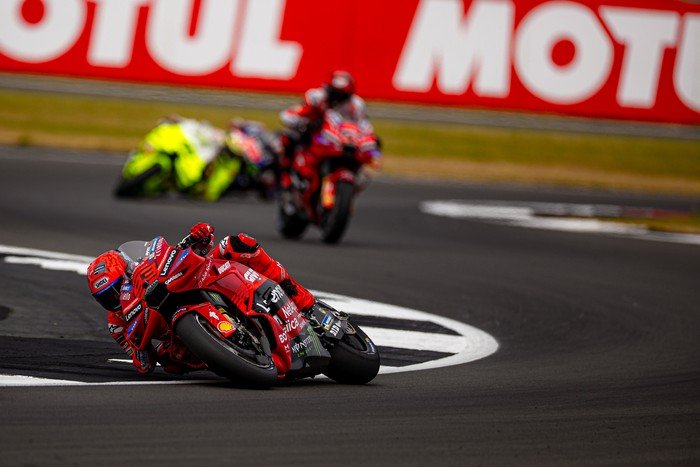 Sprint Race MotoGP Aragon 2025: Marquez Juara, Bagnaia ke-12!